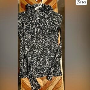 Lululemon Athletica Monochrome Patterned Running Top